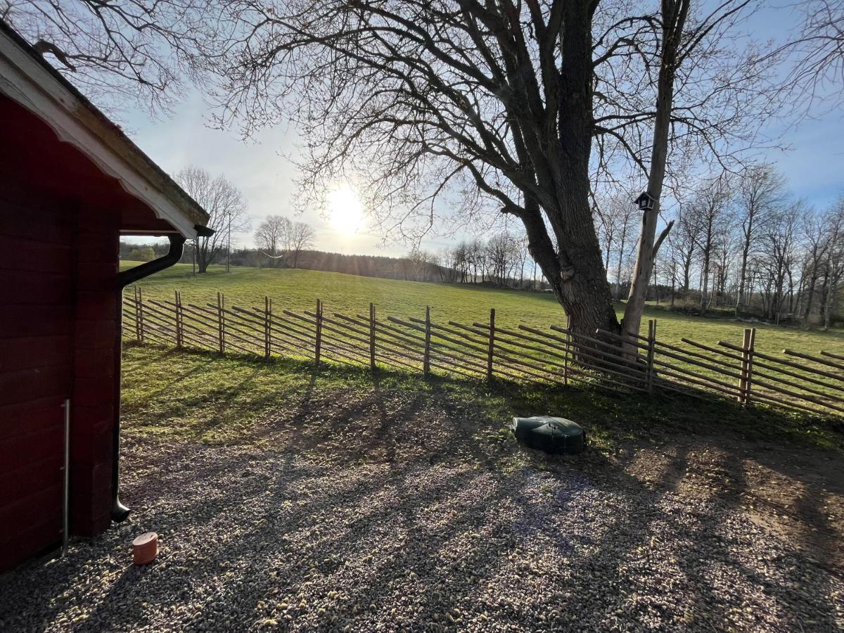 Naturskoent Boende Naera Skoevde Bagian luar foto